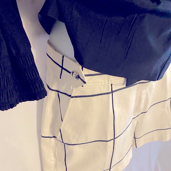 Escada Windowpane Patterned Shorts - Picture 5 of 9